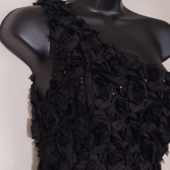 ABS Allen Schwartz APPLIQUE SEQUIN ONE SHOULDER DRESS Black 2 - Picture 6 of 12